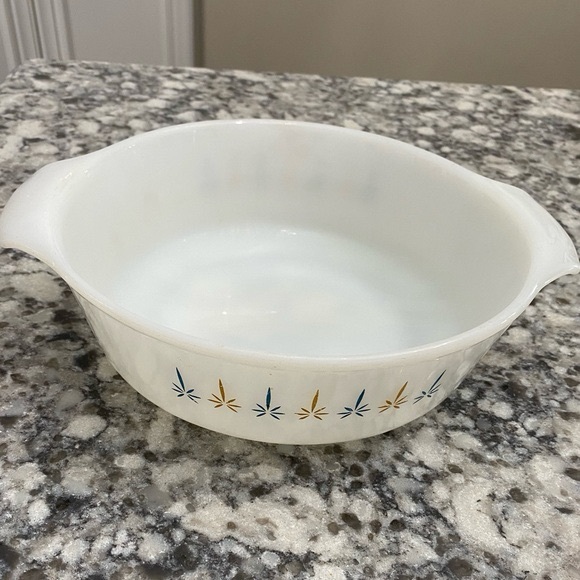 VTG ANCHOR HOCKING FIRE KING MILK GLASS 437 1.5 QUART CANDLE GLOW CASSEROLE DISH - Picture 2 of 8